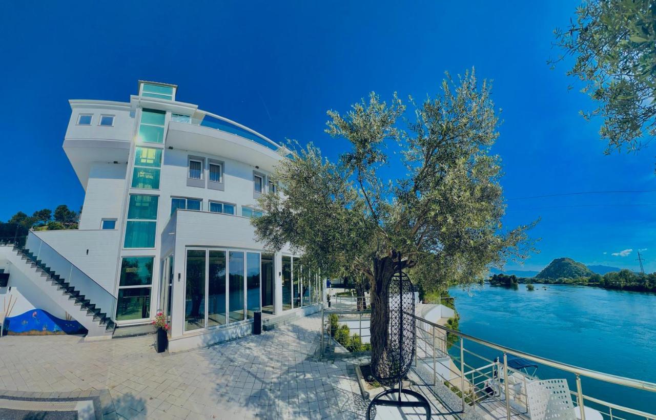 Principe Del Lago Canaj Exterior photo